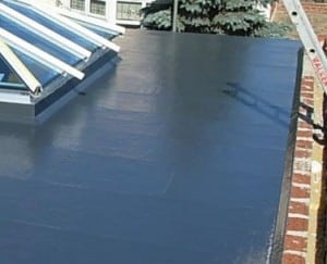 Flat roof and skylight